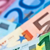 Geld Euroscheine Quadrat Foto iStock Delpixart